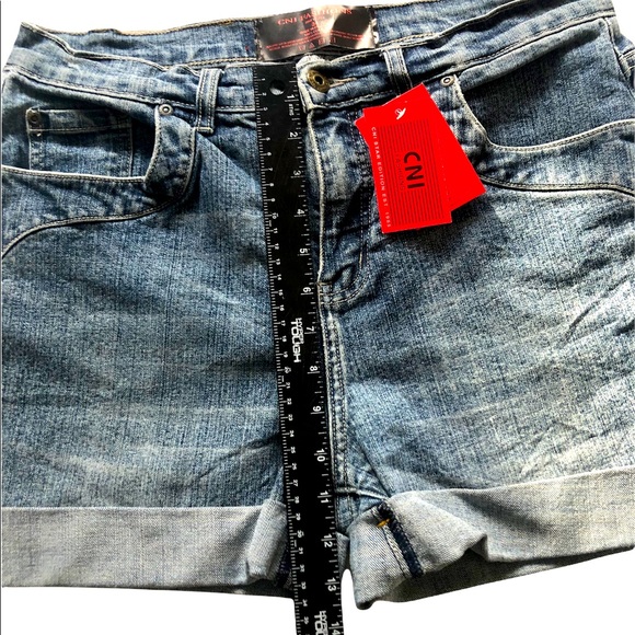 CNI Fashion Classic Wash High Waisted Denim Jean Shorts - Picture 5 of 7